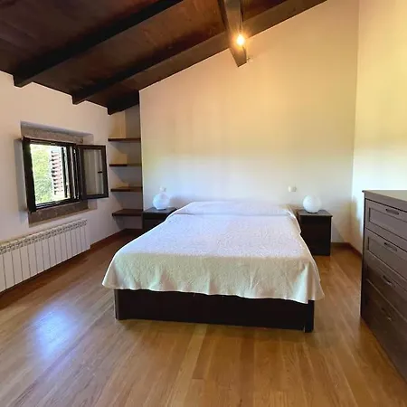 Espectacular Casa En Covelo Nyaraló