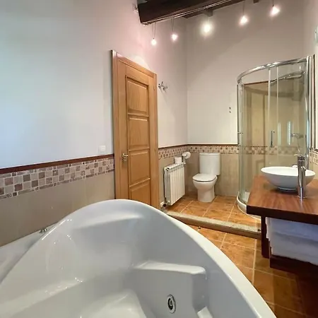 Espectacular Casa En Covelo Nyaraló *